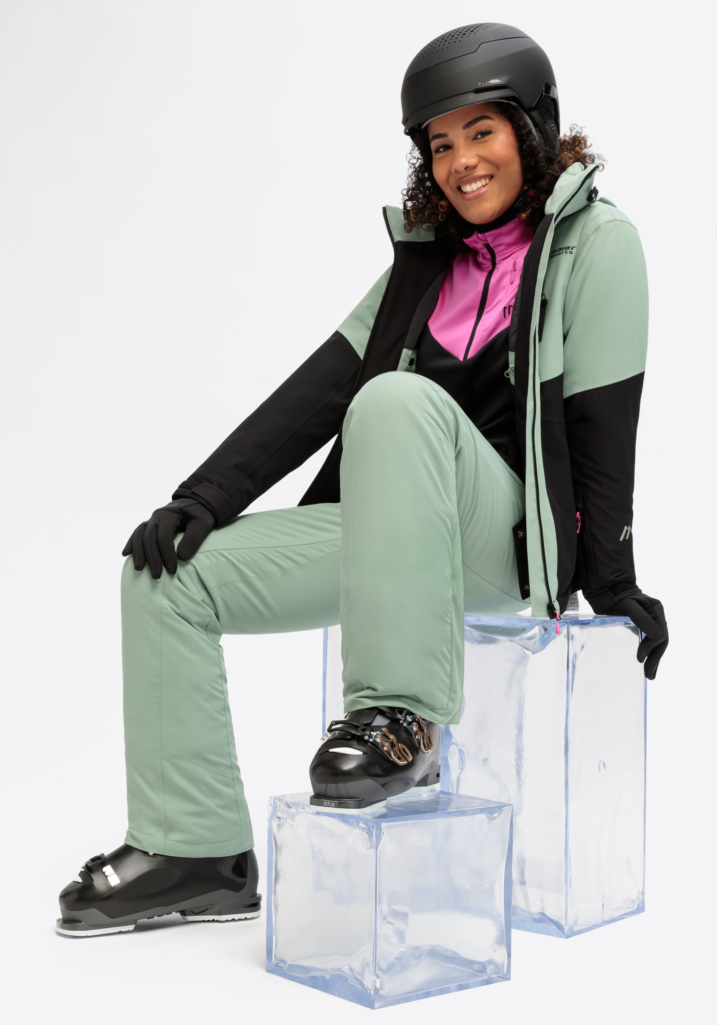 Langarm, Helm, Sitzen, Schuh, Handschuh