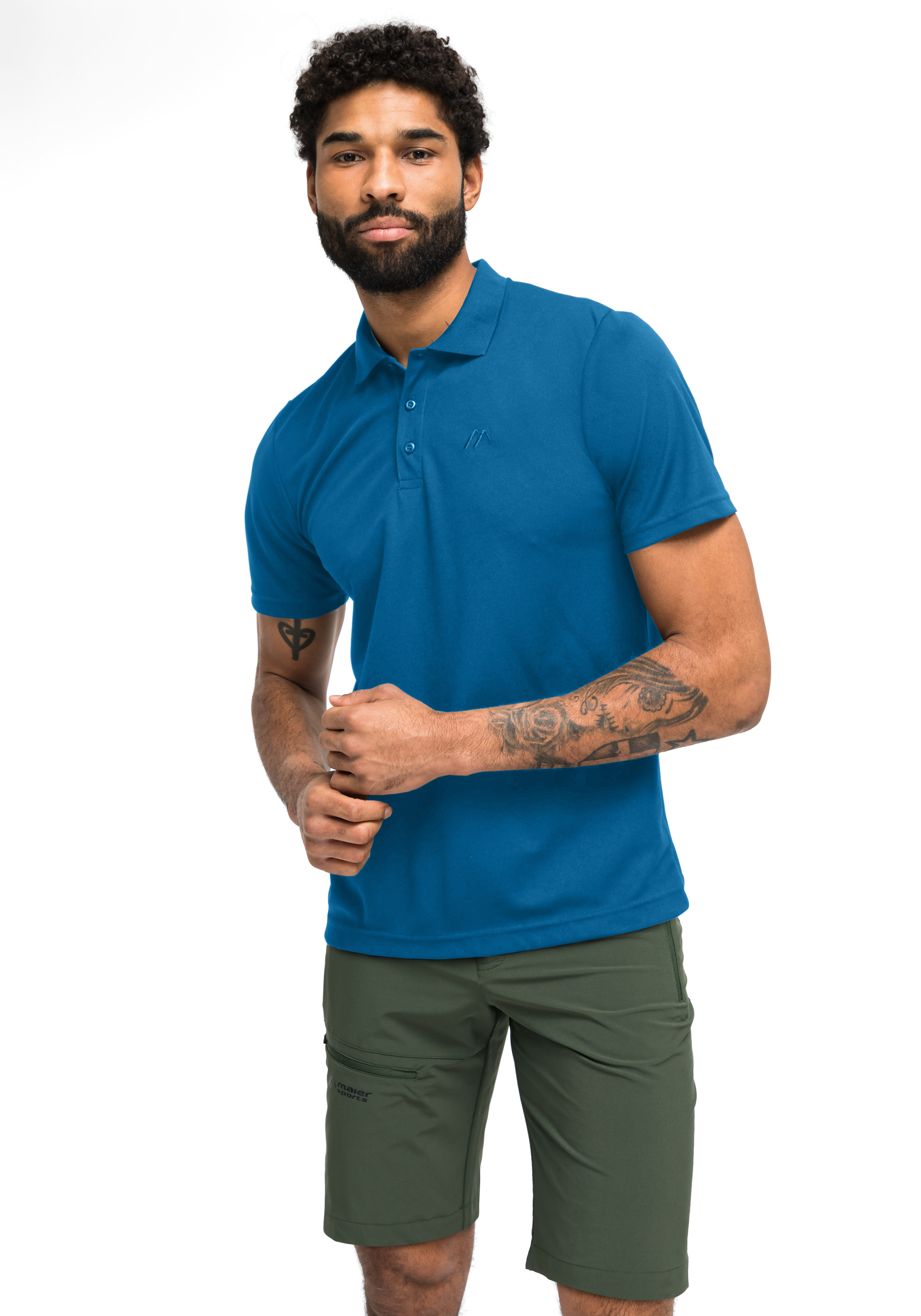 Polohemd, Blau, Shorts, Olivgrün, Casual-Outfit, Polohemd, Shorts, blaues Polohemd, olivgrüne Shorts, Mann Modell