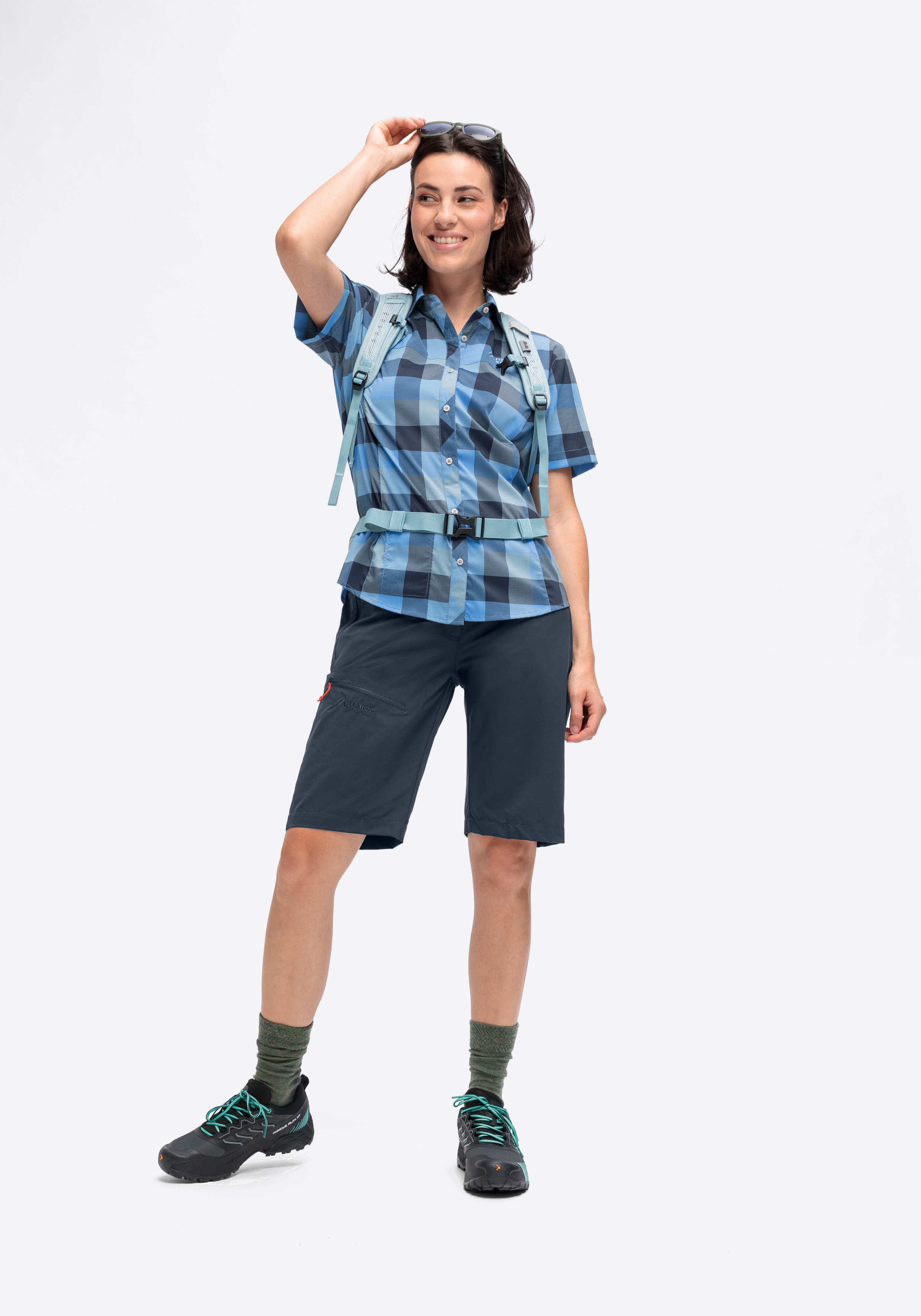 Lulaka Bermuda LP Kurze Hose, Hemd, Strandmode, Person, Schuh, Hemd, Karo, Kurzarm, Rucksack, Shorts