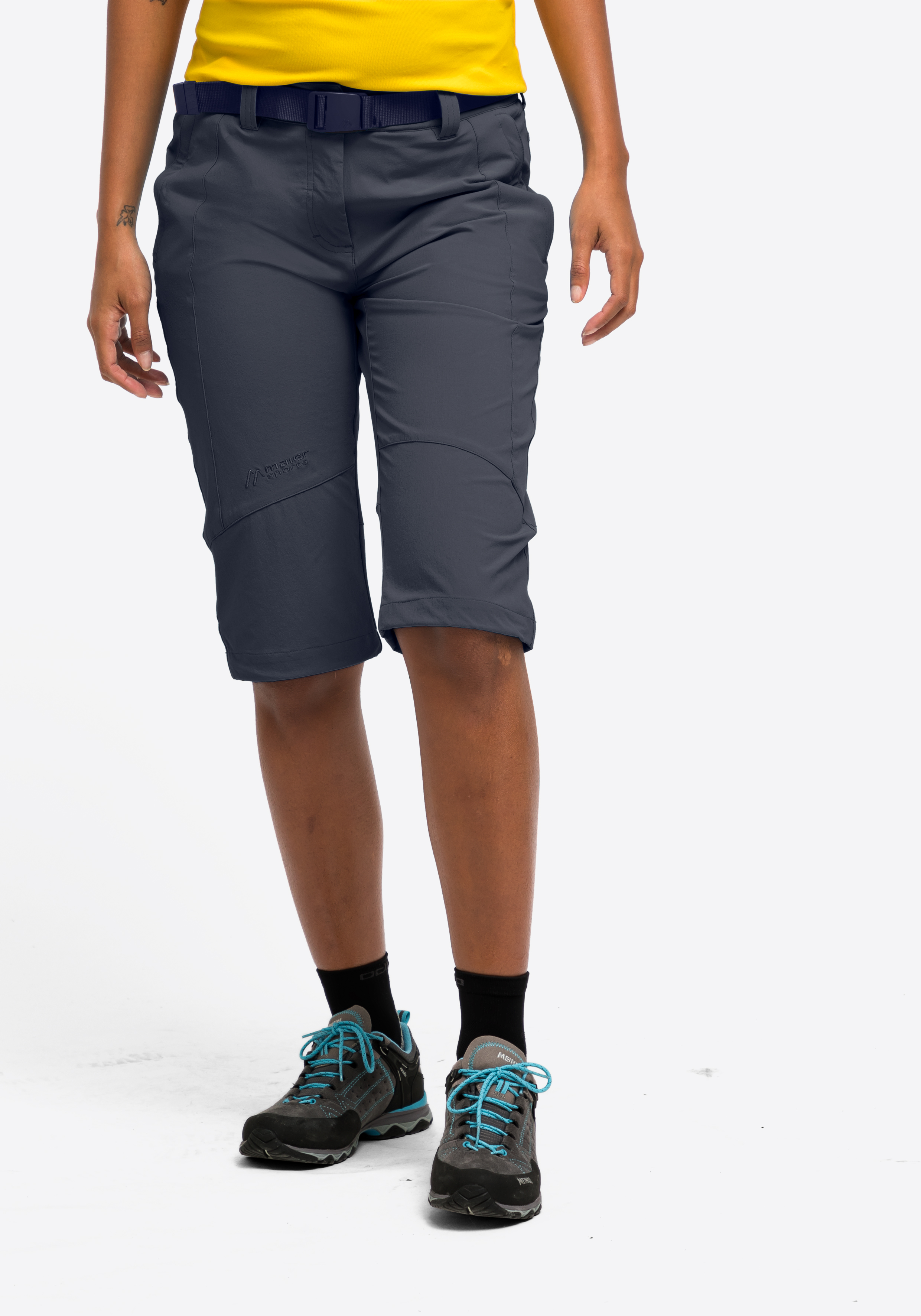 Bekleidung, Kurze Hosen, Schuh, Sneaker, Person