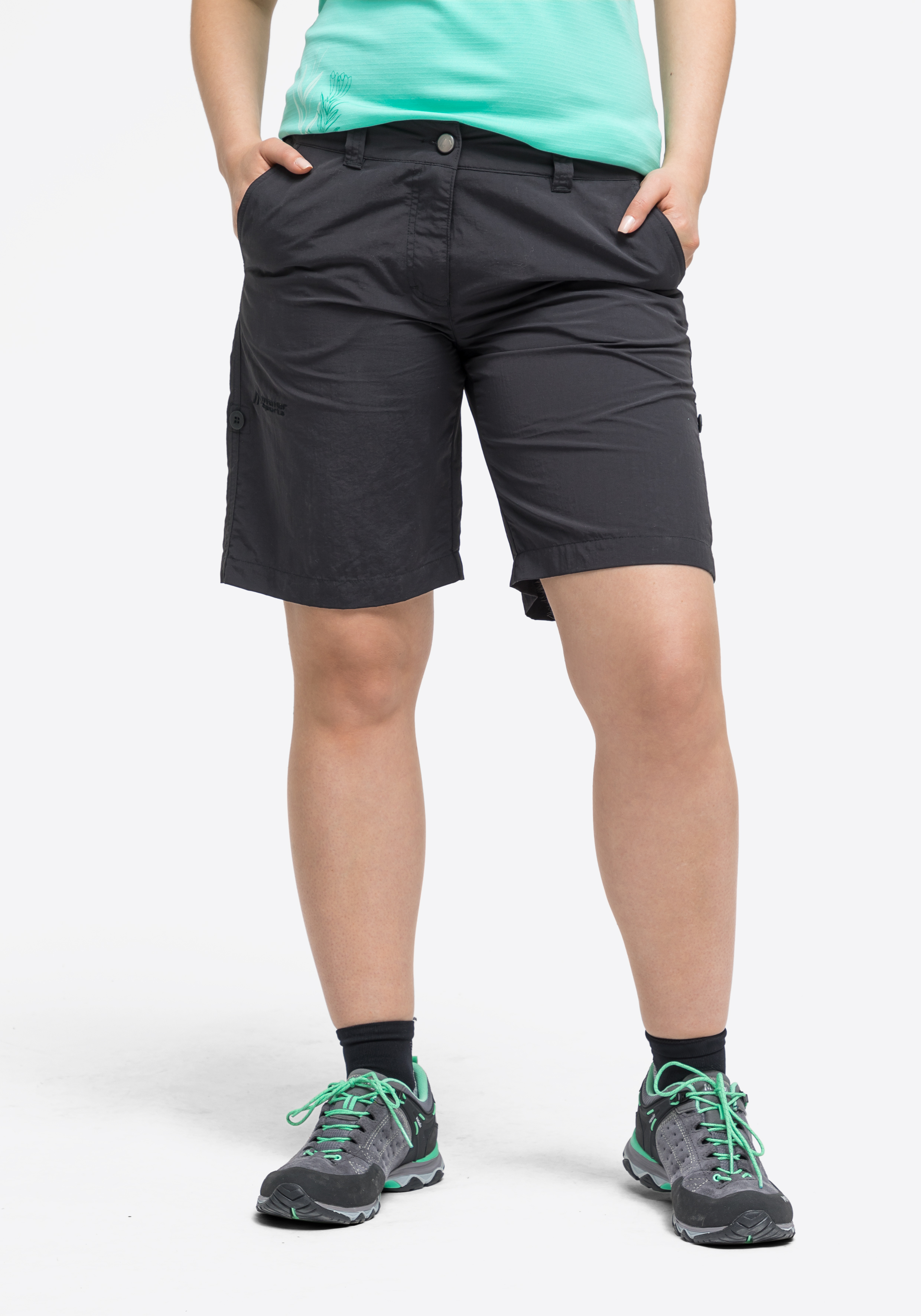 Bekleidung, Kurze Hosen, Schuh, Sneaker, Person