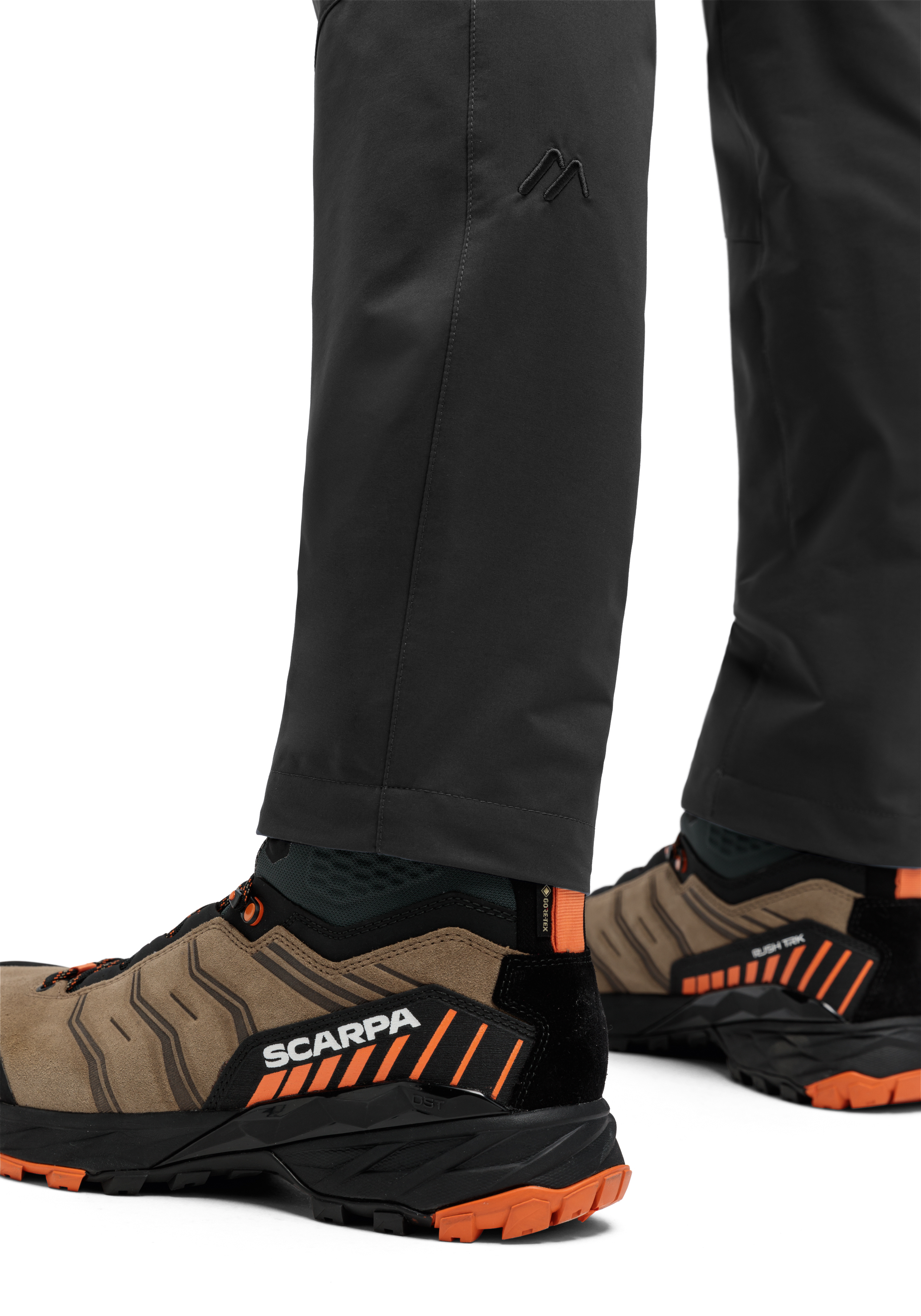 Nil Loop Bekleidung, Schuhwerk, Schuh, Sneaker, Bekleidung, Schuhwerk, Schuh, Sneaker, Hose, Material: Nylon, Farbe: Schwarz, Reißverschluss?, Hiking-Schuhe, Hiking pants, Softshell pant, Schwarz, wasserdicht, Logo-Patch