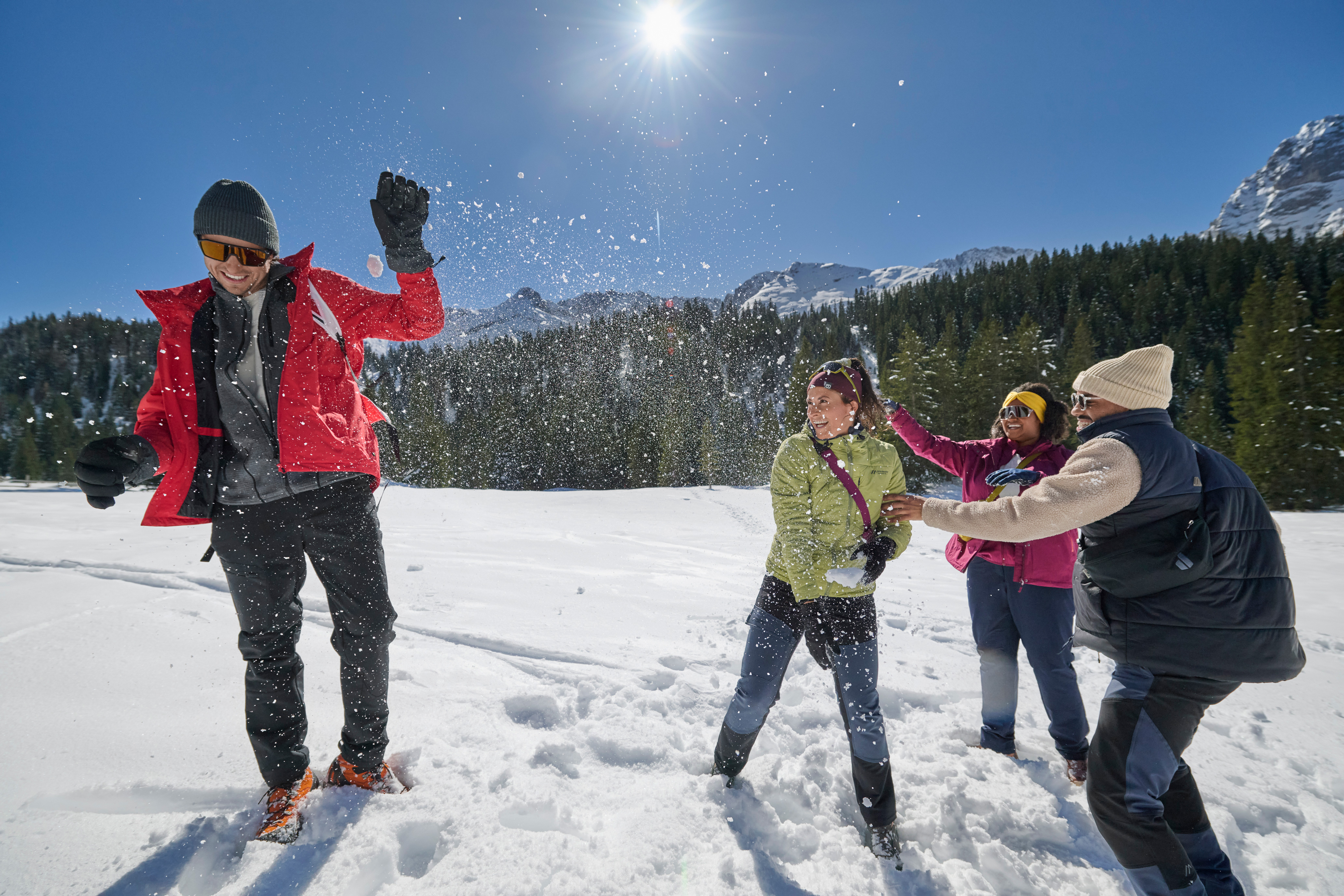 FLT2505_2159_250705 Natur, Draußen, Handschuh, Person, Mann