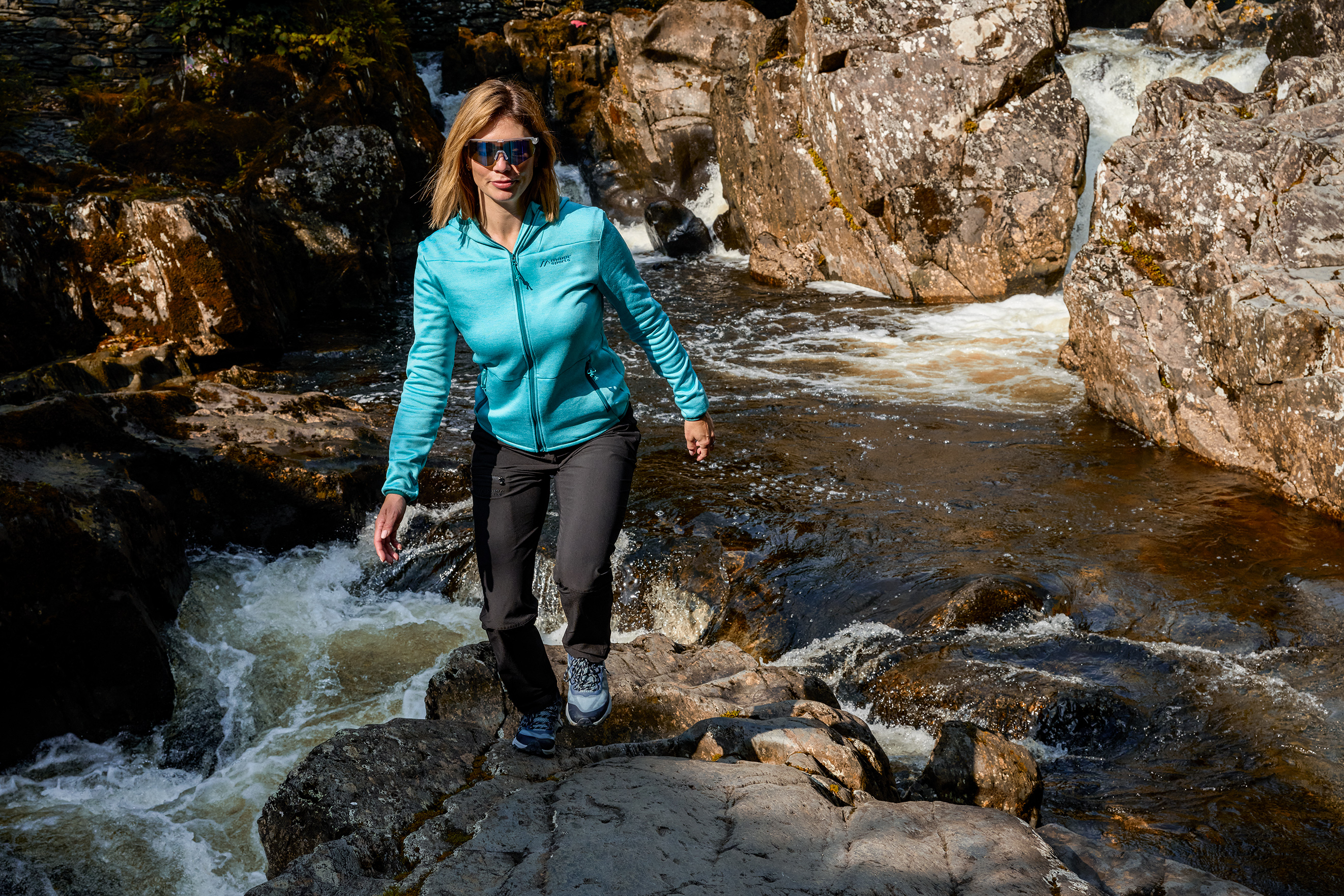 Hosen, Rock, Langarm, Lächeln, Natur