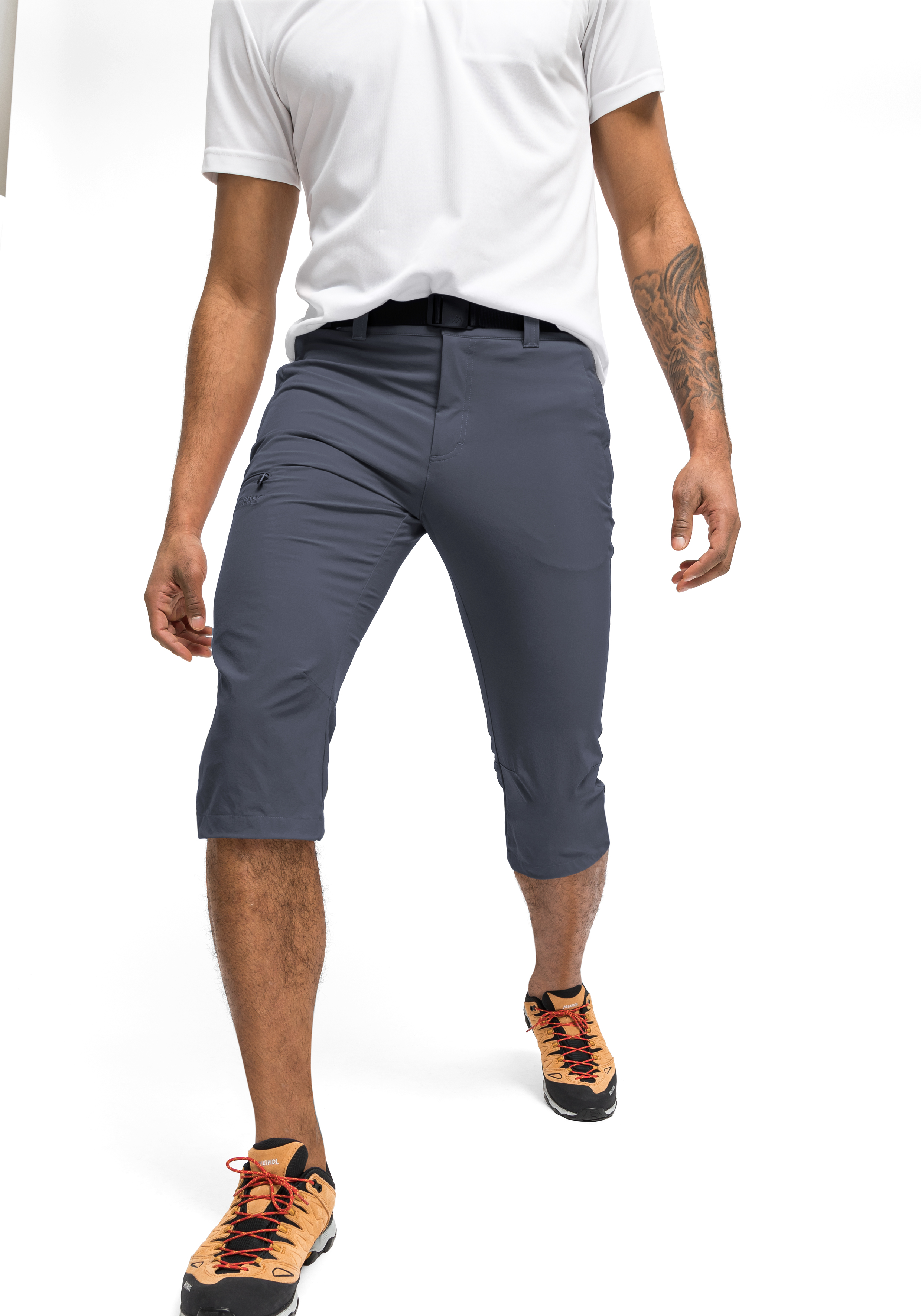 Jennisei Bekleidung, Kurze Hosen, Hosen, Tätowierung, Schuh, Kurze Hose, Hosen, Erwachsener, Mann, Person, Kurze Hose, Hosen, Erwachsener, Mann, Person