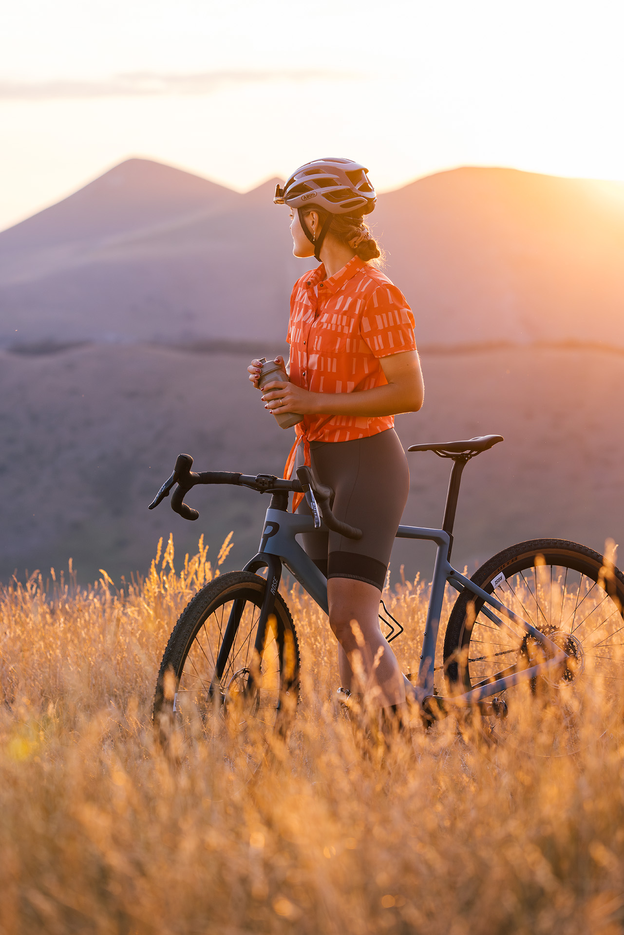 GONSO_GRAVEL_SUMMER_2024-3576_96dpi Helme, Erwachsener, Weiblich, Person, Frau