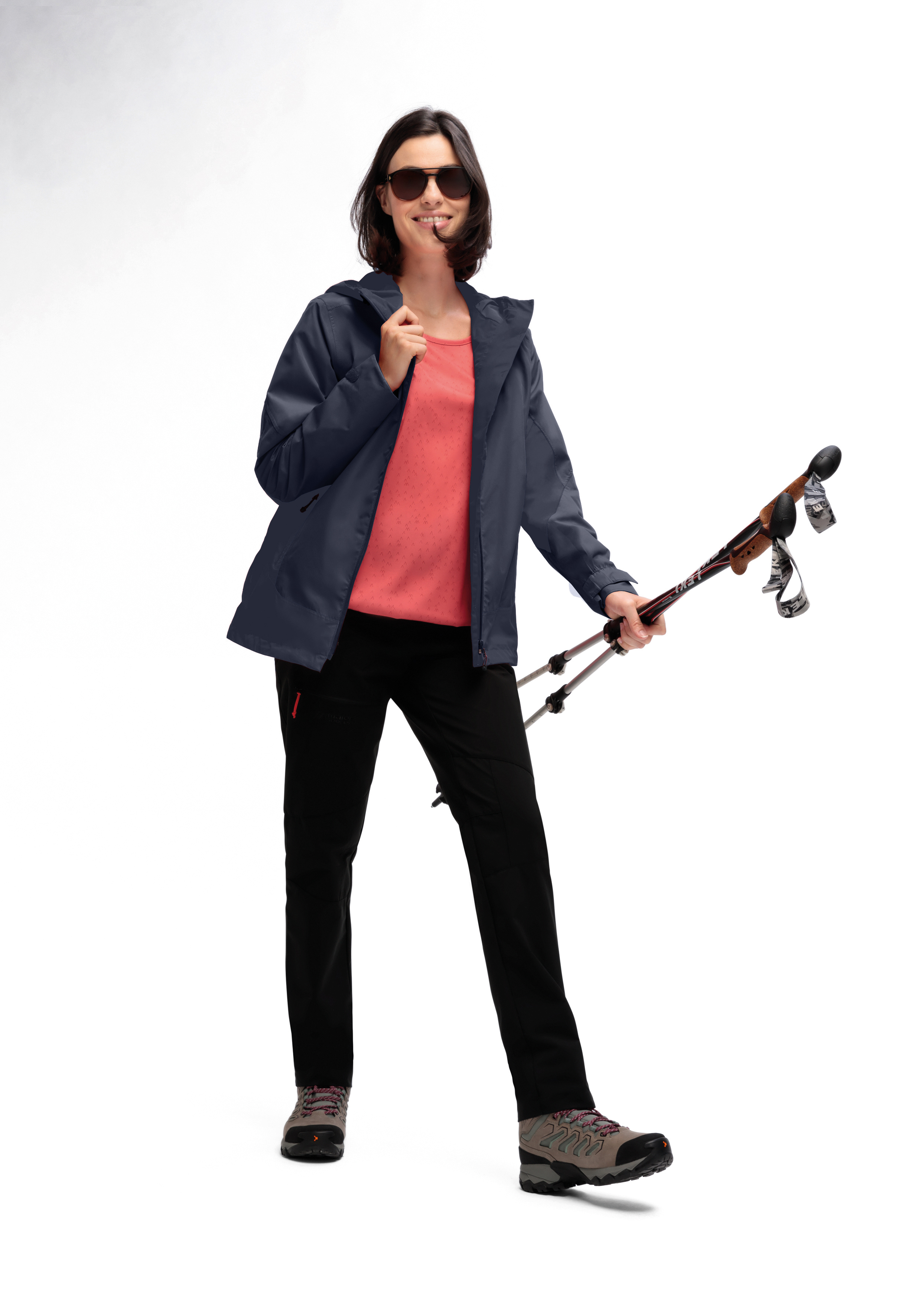 Outdoorjacke, Softshelljacke, Pinkes Oberteil, schwarze Hose, Sonnenbrille