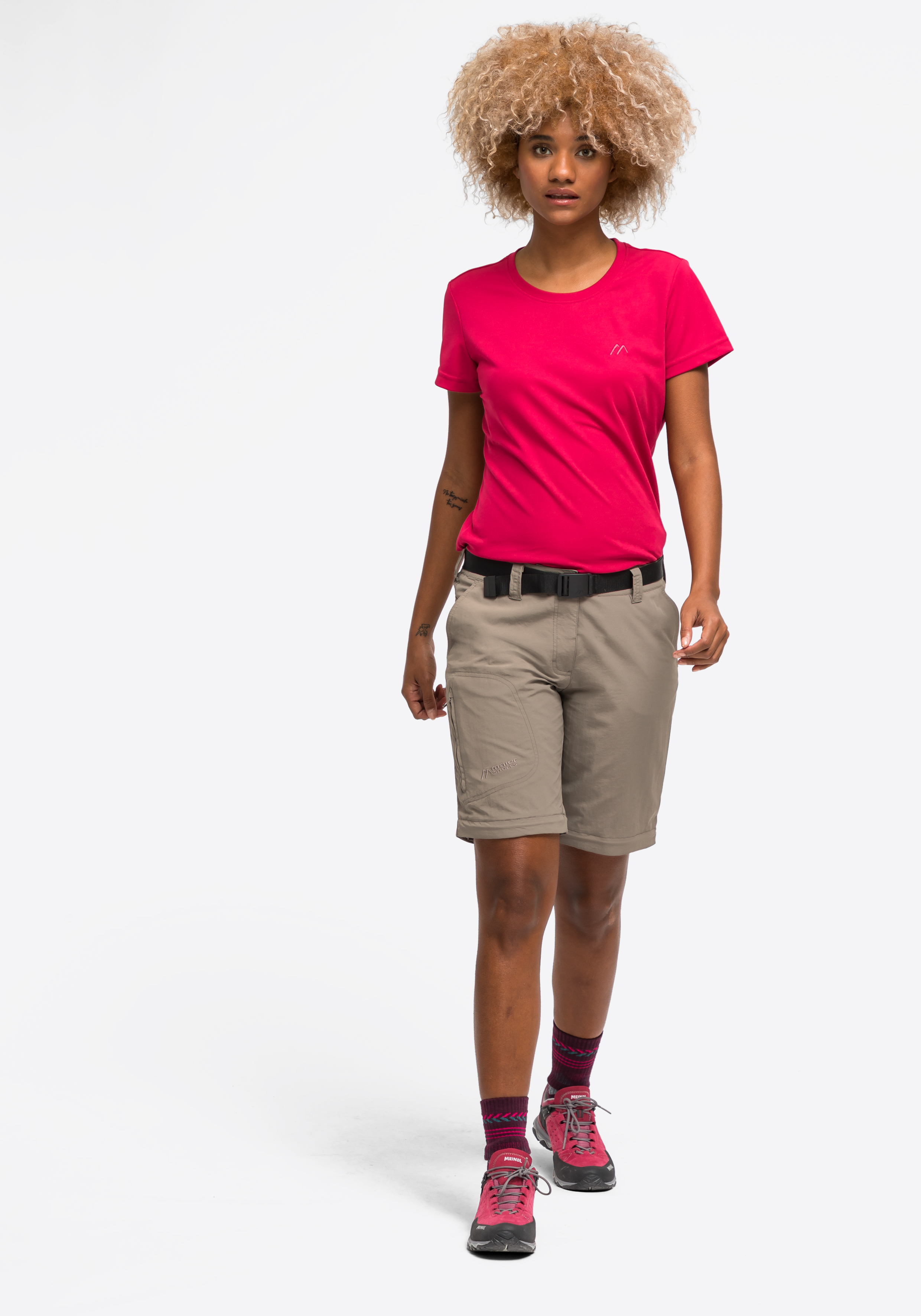 Bekleidung, Kurze Hosen, Person, Schuh, Gürtel