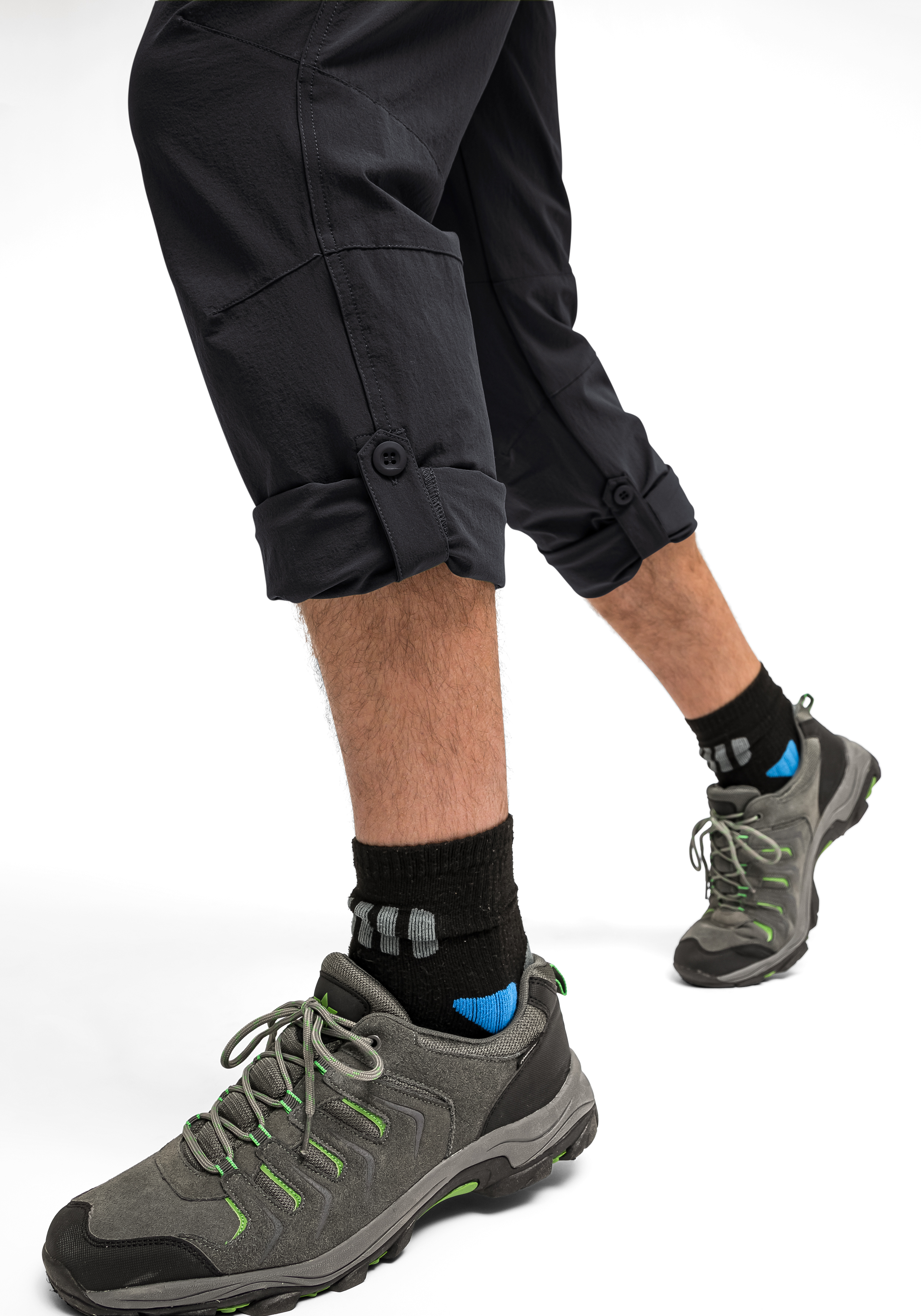 Nil Schuhwerk, Schuh, Sneaker, Laufschuh, Mantel, Schuh, Sneaker, Laufschuh, Mantel, Person, Schuh, Sneaker, Mantel, Laufschuh, Person