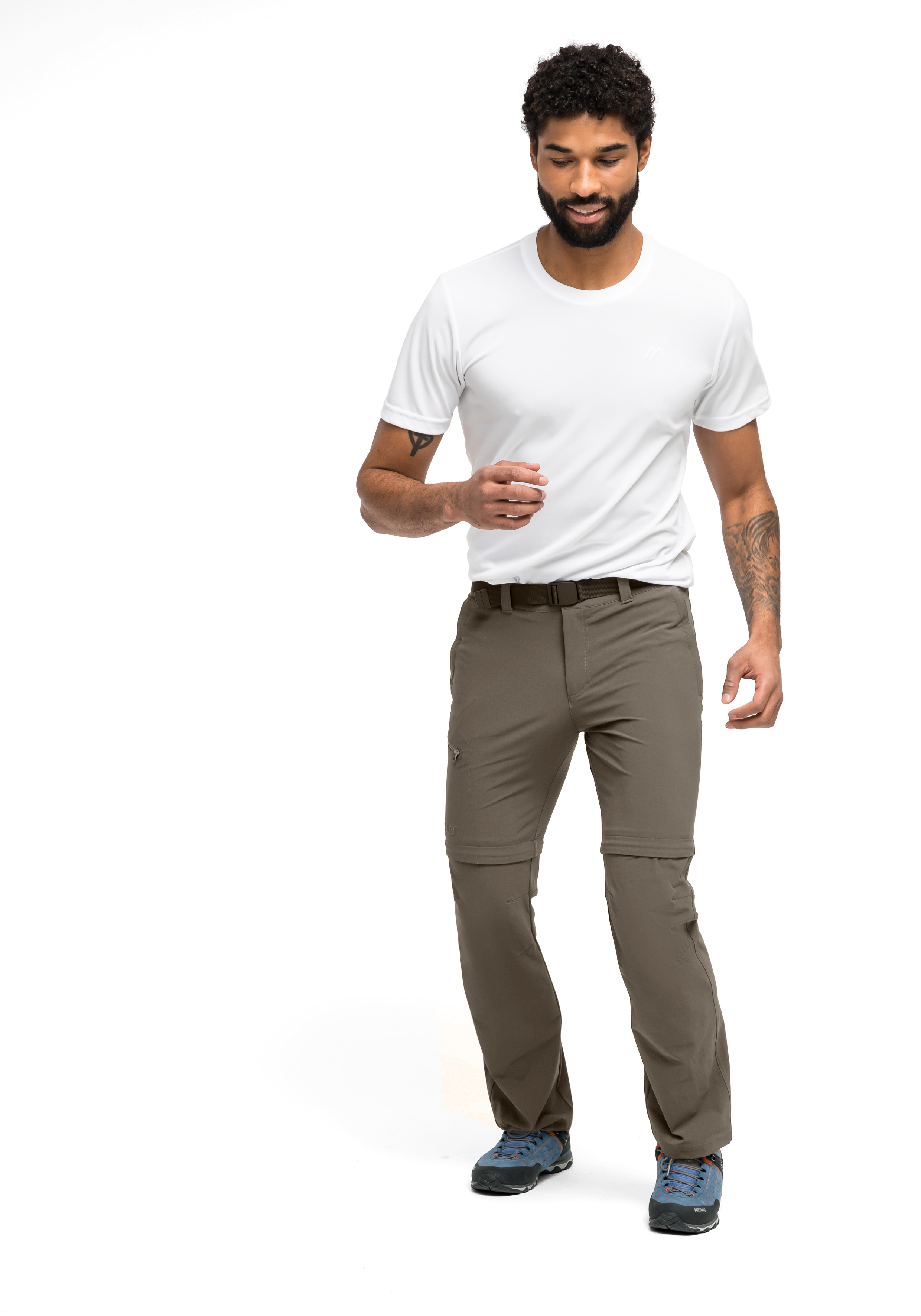 Hosen, T-shirt, Erwachsener, Mann, Person, T-shirt, Hosen, Person, Stehend, Mann, T-shirt, Hosen, Person, Stehend, Mann