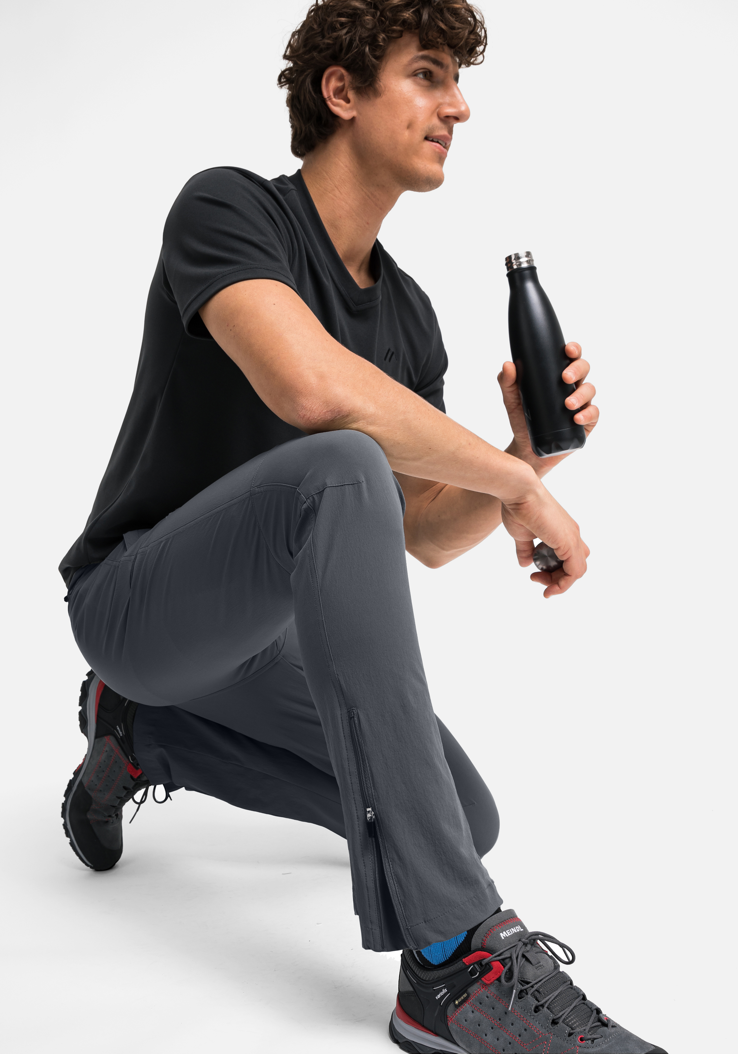 Schuhwerk, Schuh, Sneaker, Person, Sitzen