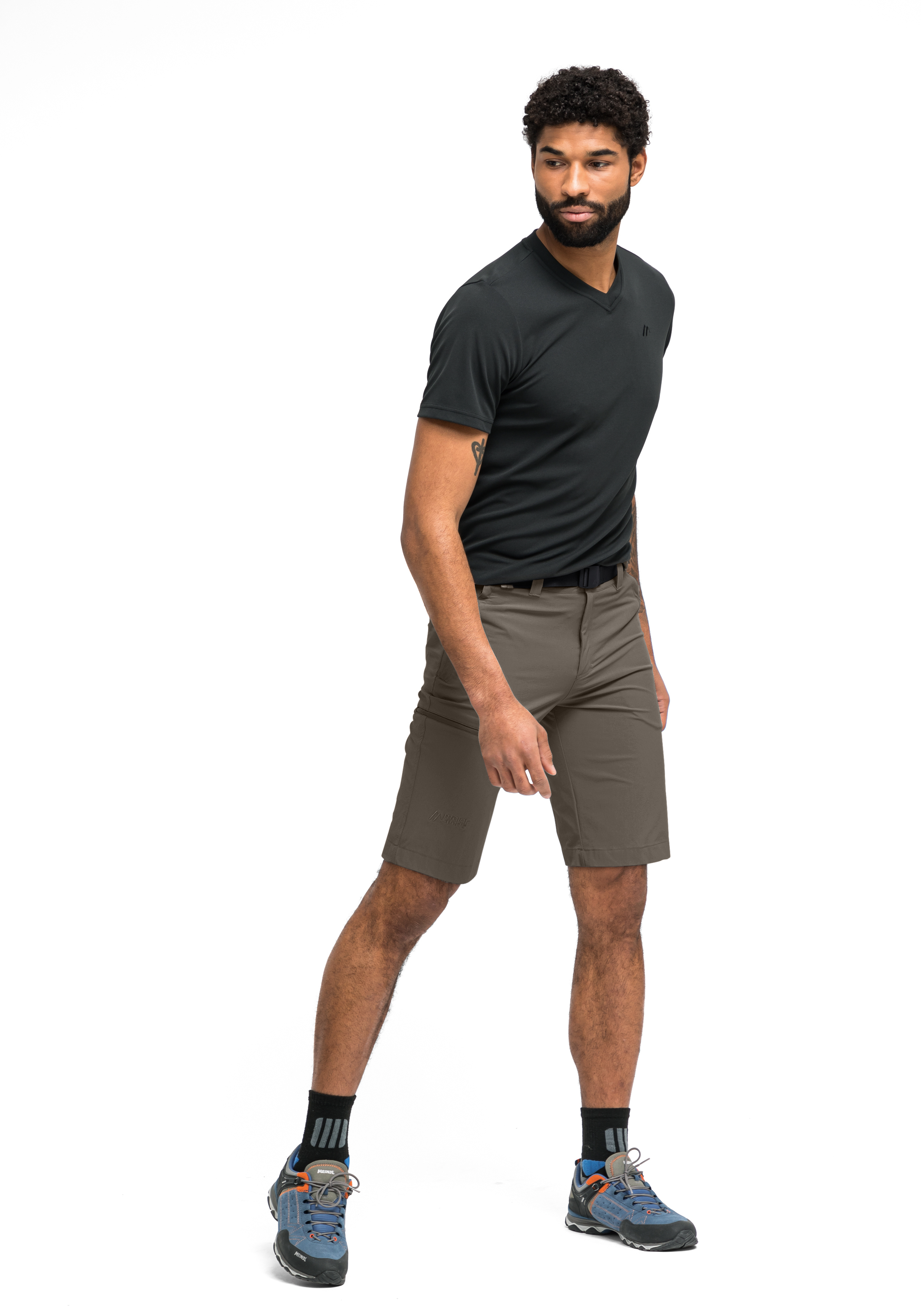 Kurze Hose, Erwachsener, Männlich, Mann, Person, T-Shirt, V-Ausschnitt, Kurzarm, Schwarz, Shorts, Herren