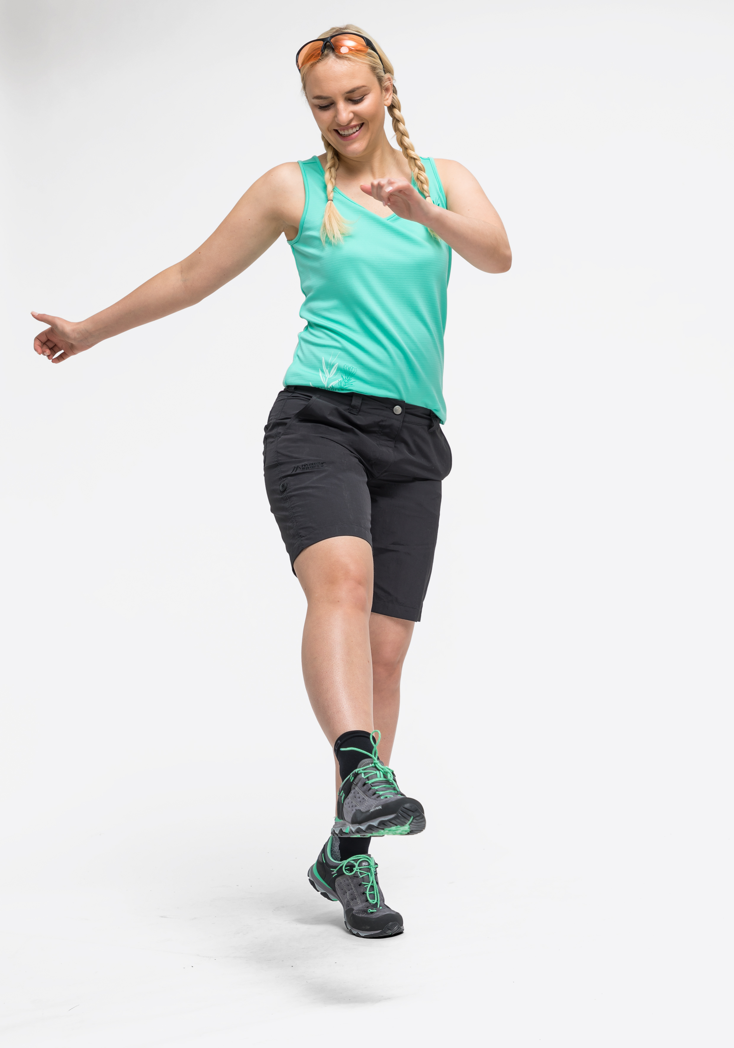 Kurze Hose, Schuh, Person, Turnschuh, Brille