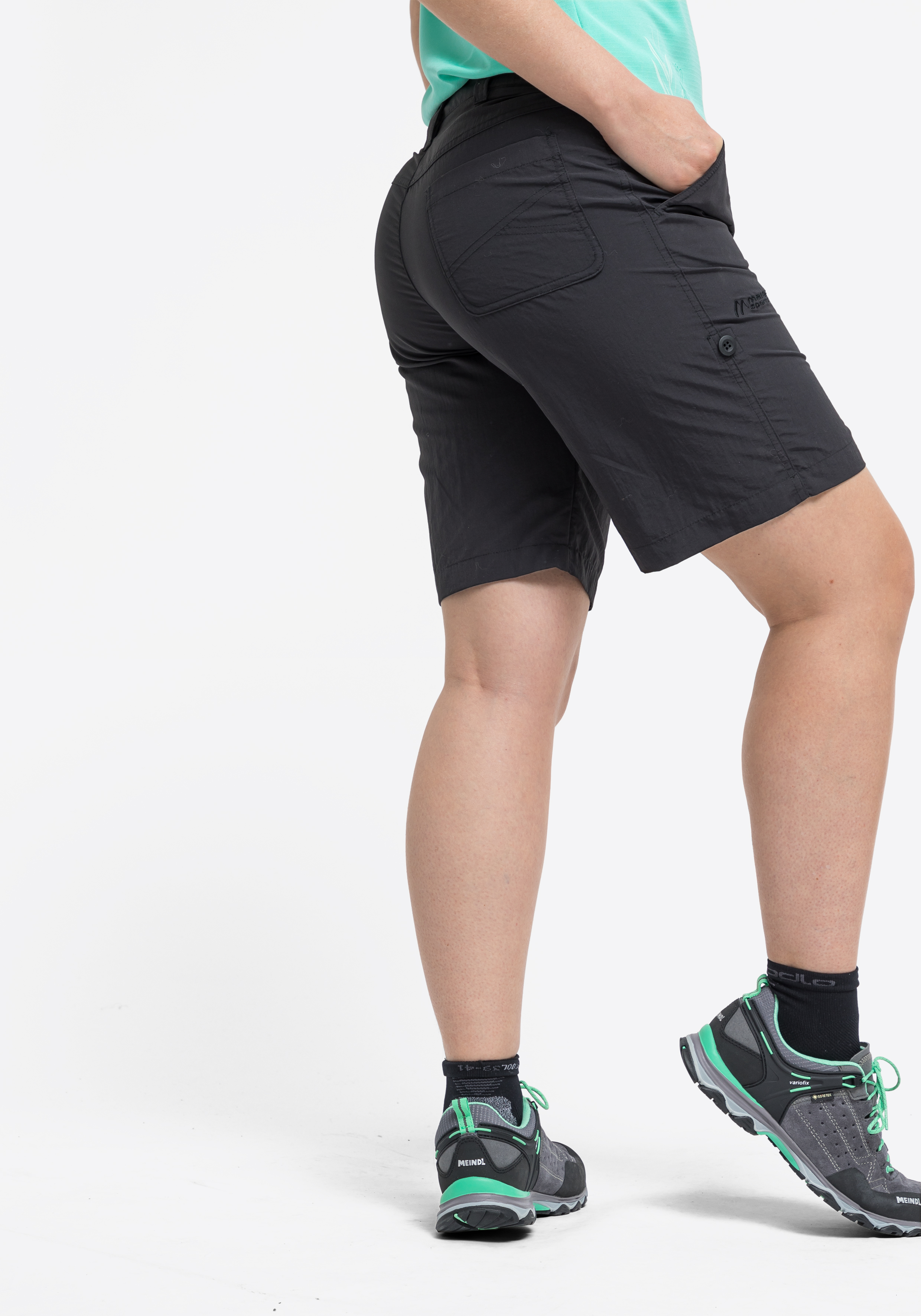 Bekleidung, Kurze Hosen, Schuh, Sneaker, Person