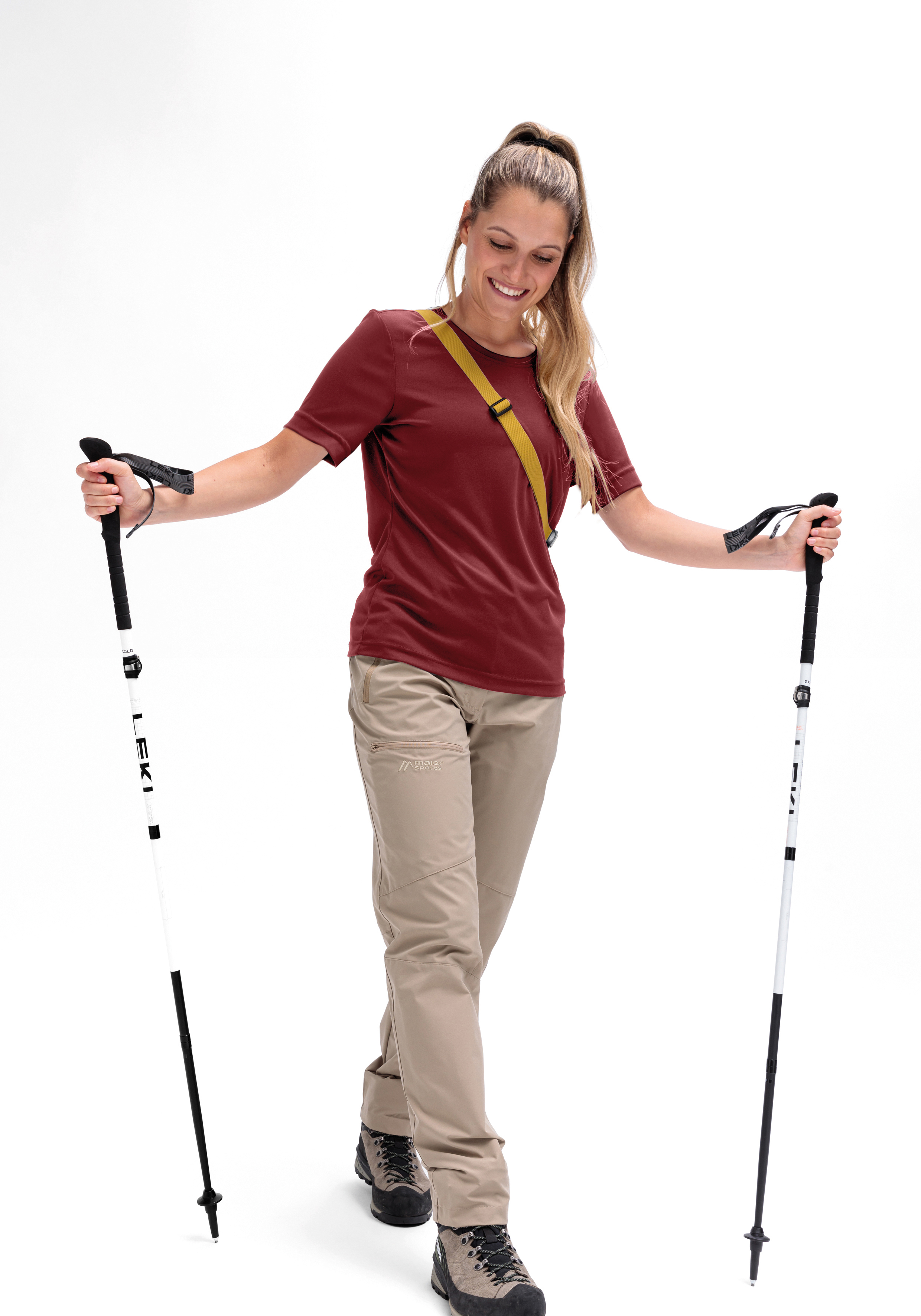 Trekkinghose, Hiking pants, Outdoor pants, Beinbehelfhalter, Gehhilfen-Trekking, Walking poles, Trekking pants, Beige pants, Maroon shirt, Crossbody strap
