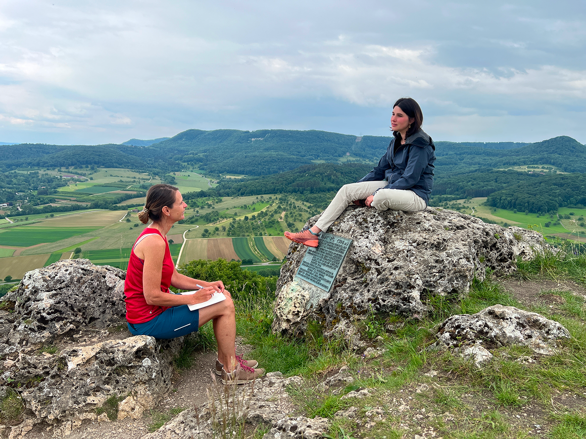 Person, Sitzen, Erwachsener, Weiblich, Frau