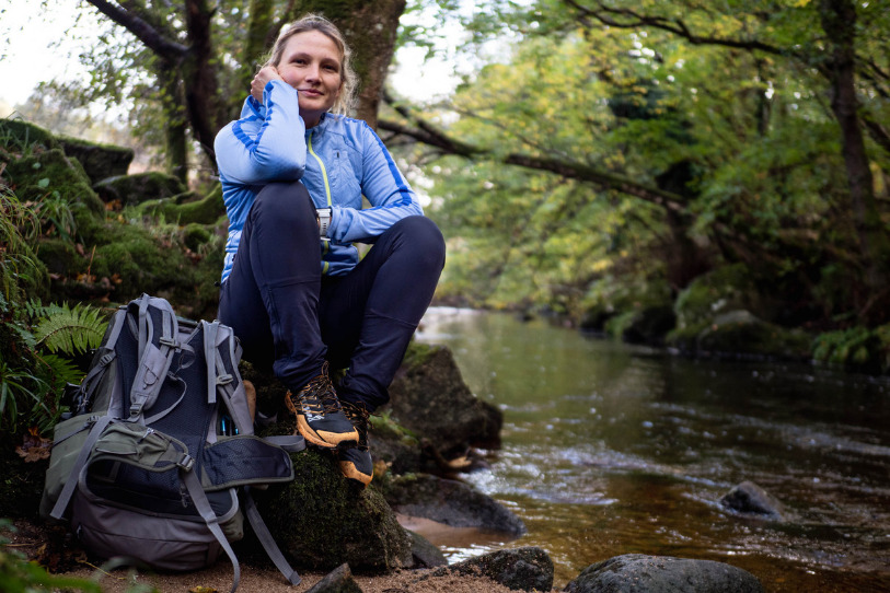 Person, Sitzen, Tasche, Rucksack, Hosen