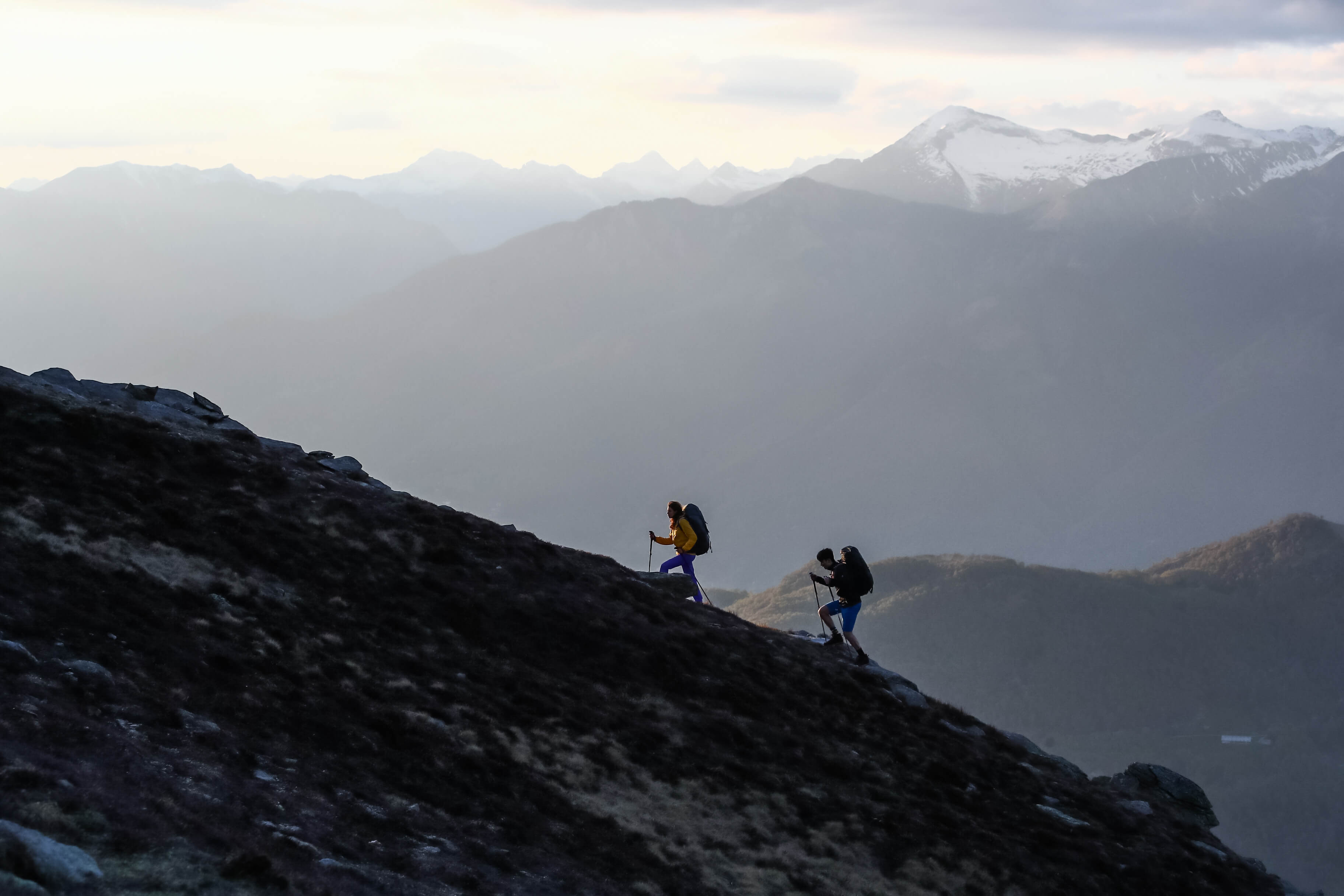 mas_ss22_sin_bap_9757 Wandern, Person, Gebirgskette, Gipfel, Steigung