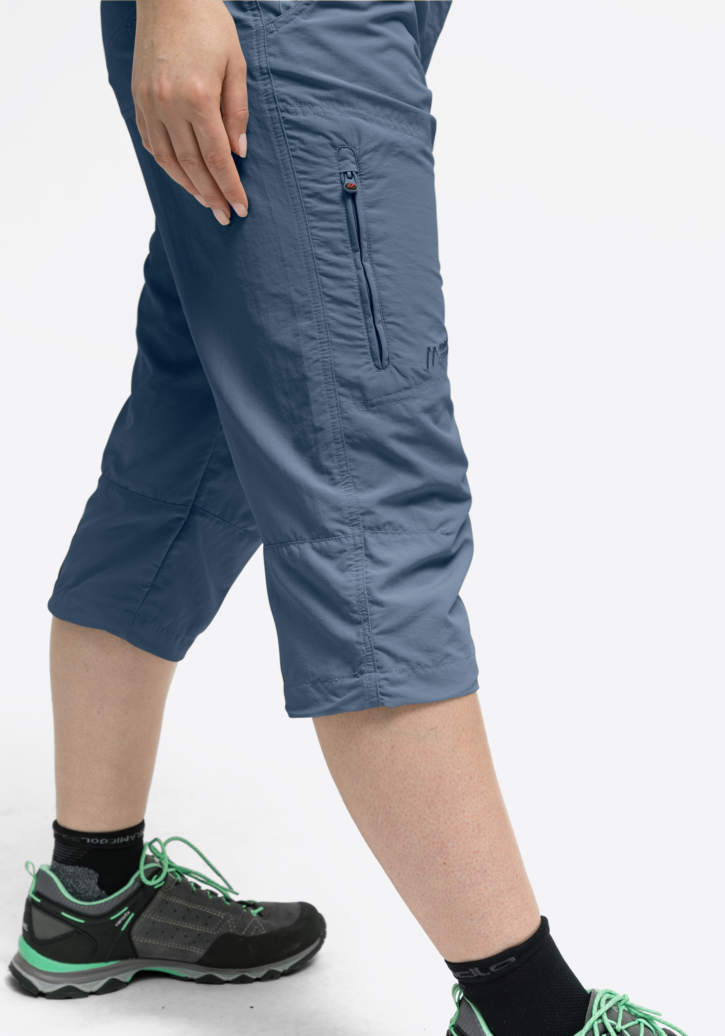 Kurze Hose, Schuh, Sneaker, Hosen, Person