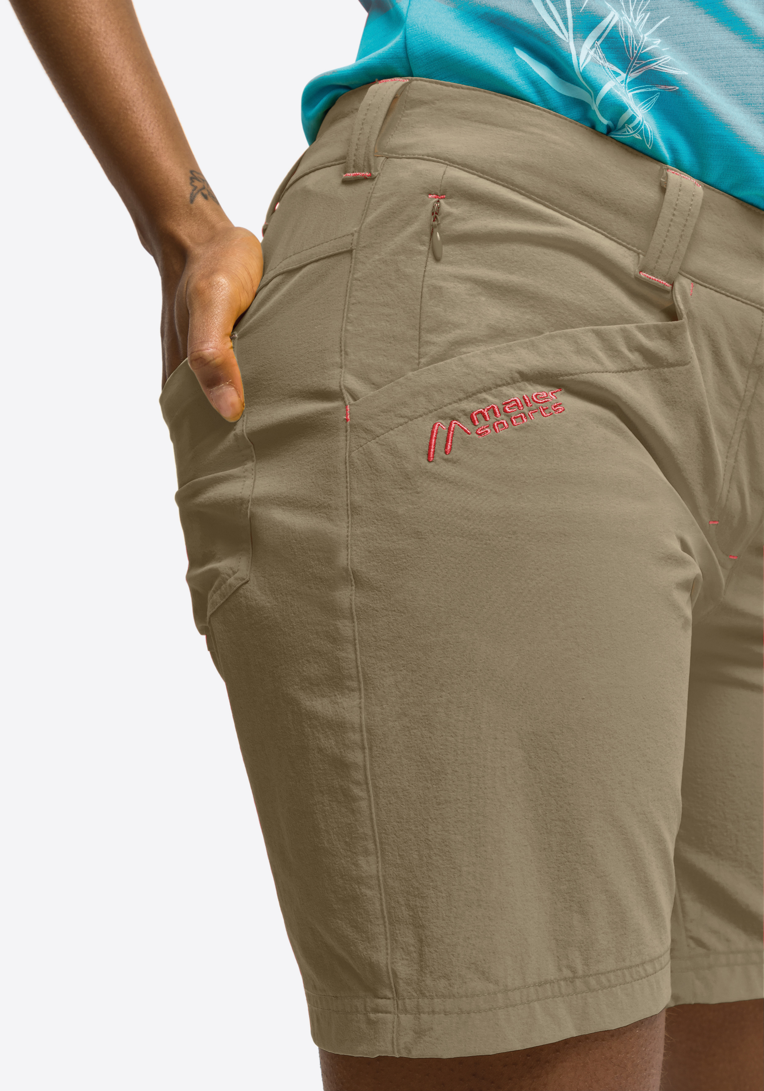 kurzeh, khaki, boardshorts, tasche, logo rote stickerei