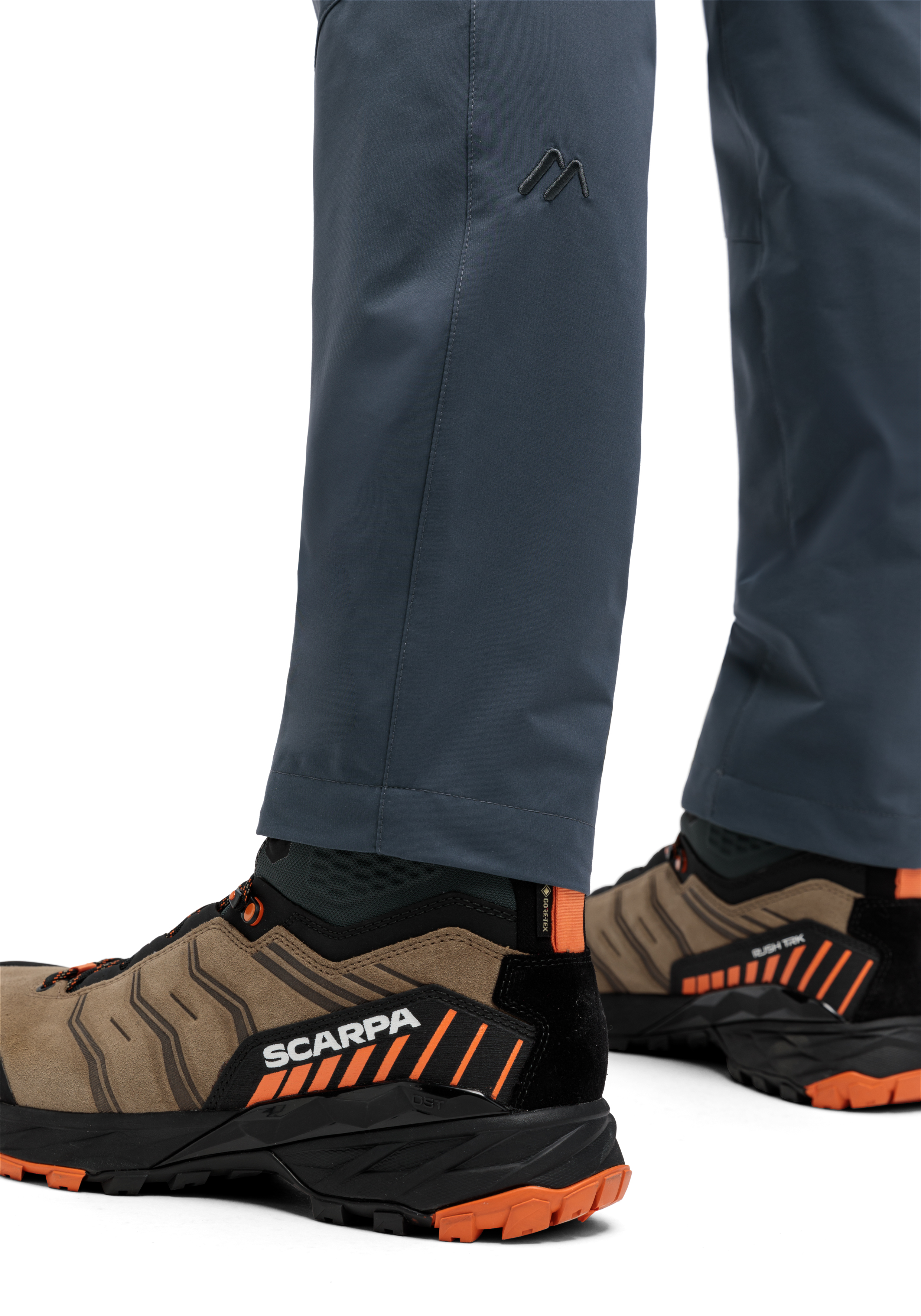 Nil Loop Schuhwerk, Schuh, Sneaker, Hosen, Mantel, Schuhwerk, Schuh, Sneaker, Hosen, Mantel, Bekleidung, Schuhwerk, Schuh, Sneaker, Hosen