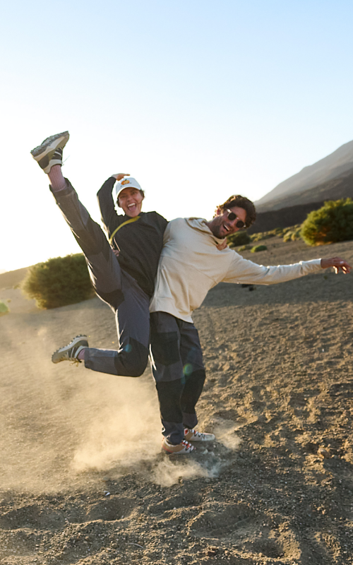 Sneaker, Jeans, Hoodie, Outdoor, Zwei Personen