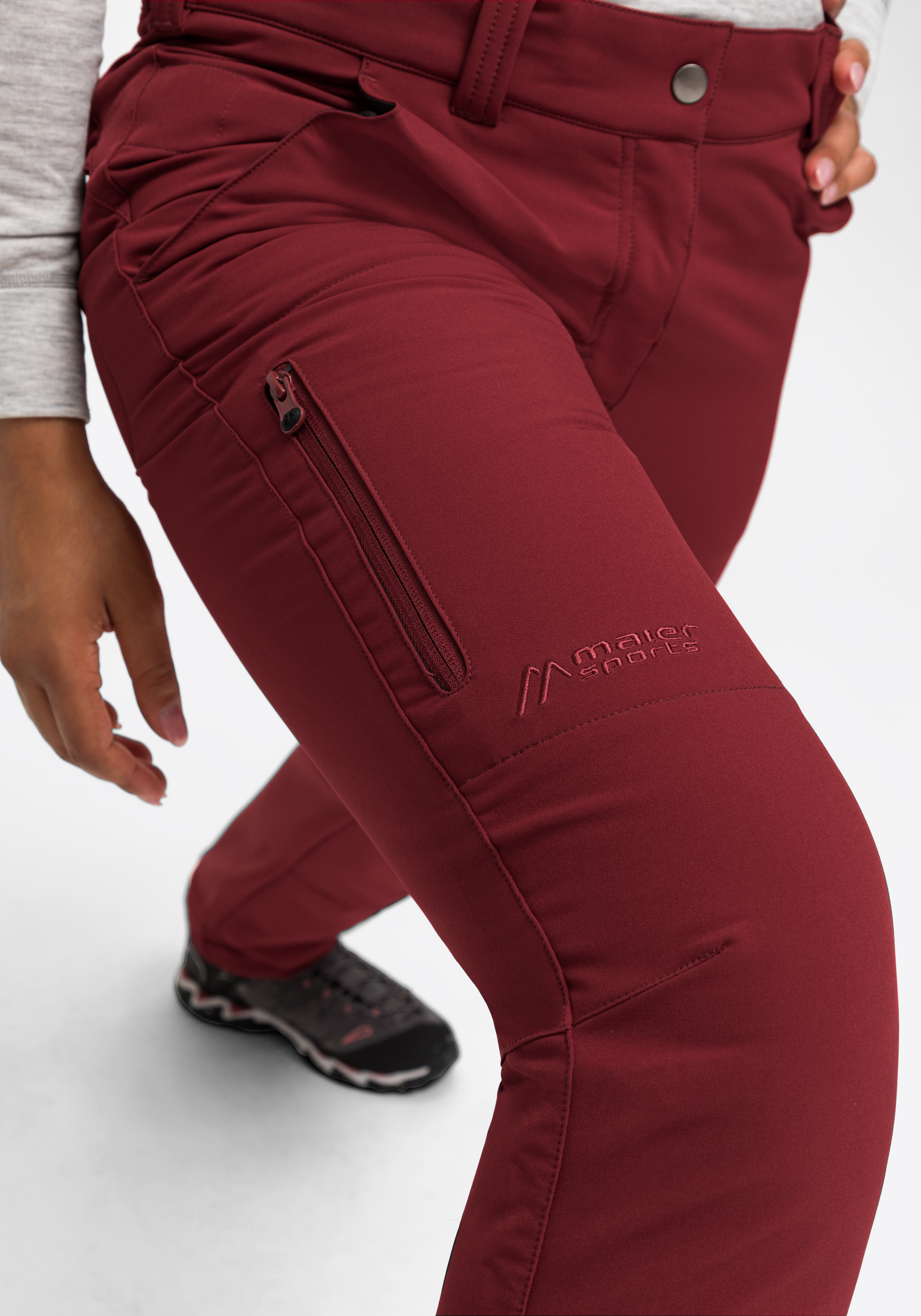 Jogginghose, Stretchhose, Seitentasche, rote Farbe, Materialsynthetik