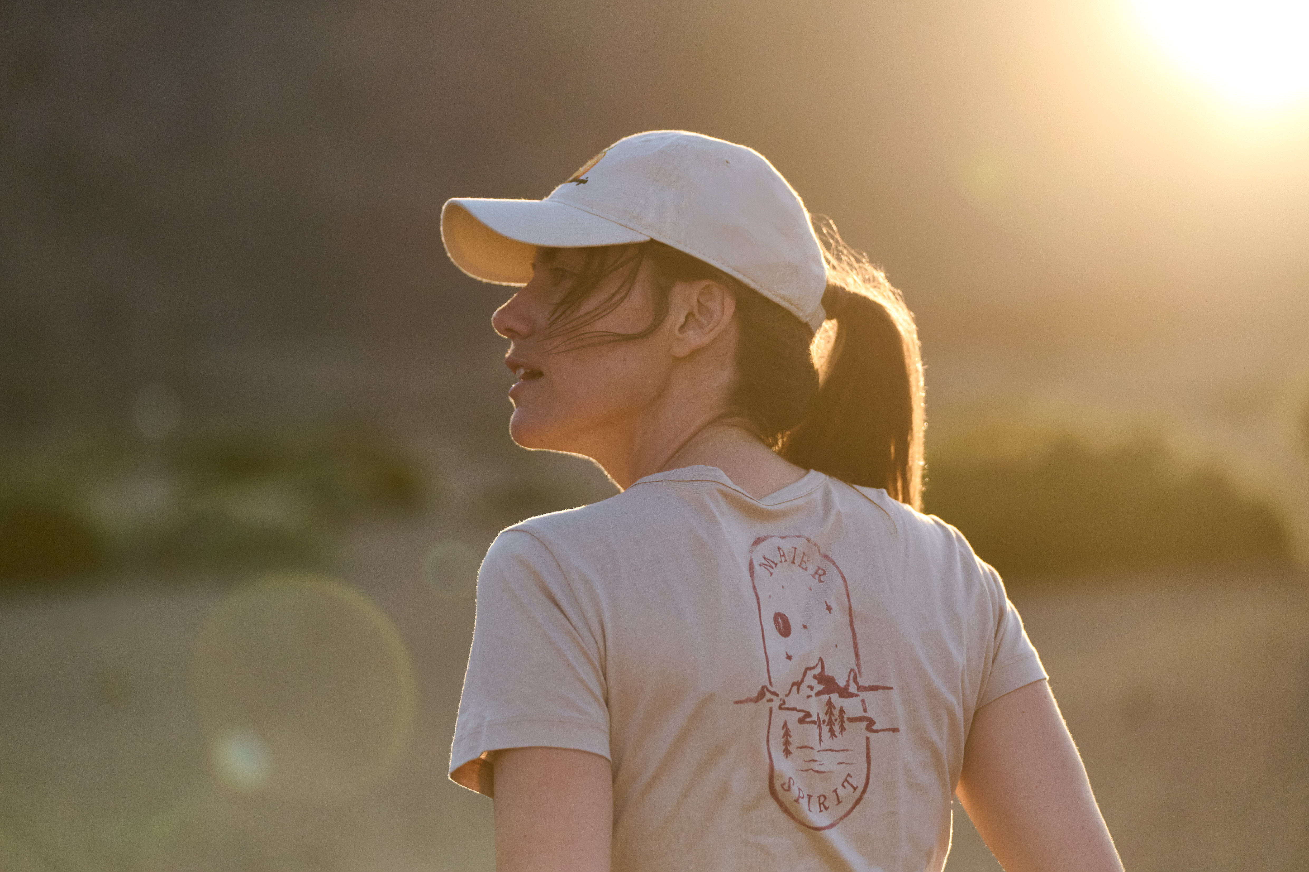 T-shirt, Baseball-Kappe, Mütze, Hut, Lächeln