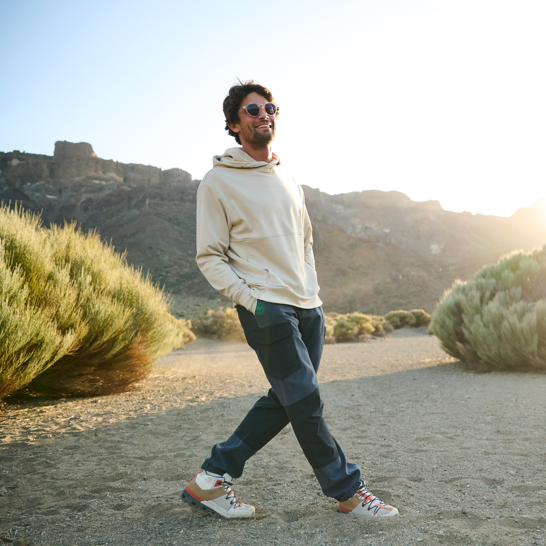 Hoodie, Beige, Casual, Hiking pants, Sunglasses