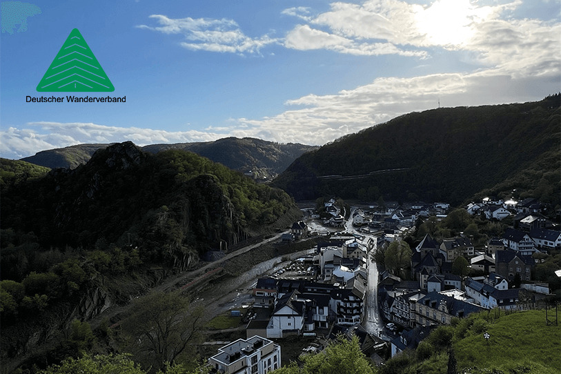 deutscher wanderverband_(1) Nachbarschaft, Draußen, Natur, Straße, Stadt